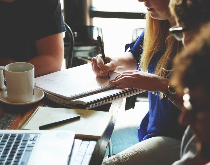 startup, meeting, brainstorming-594090.jpg